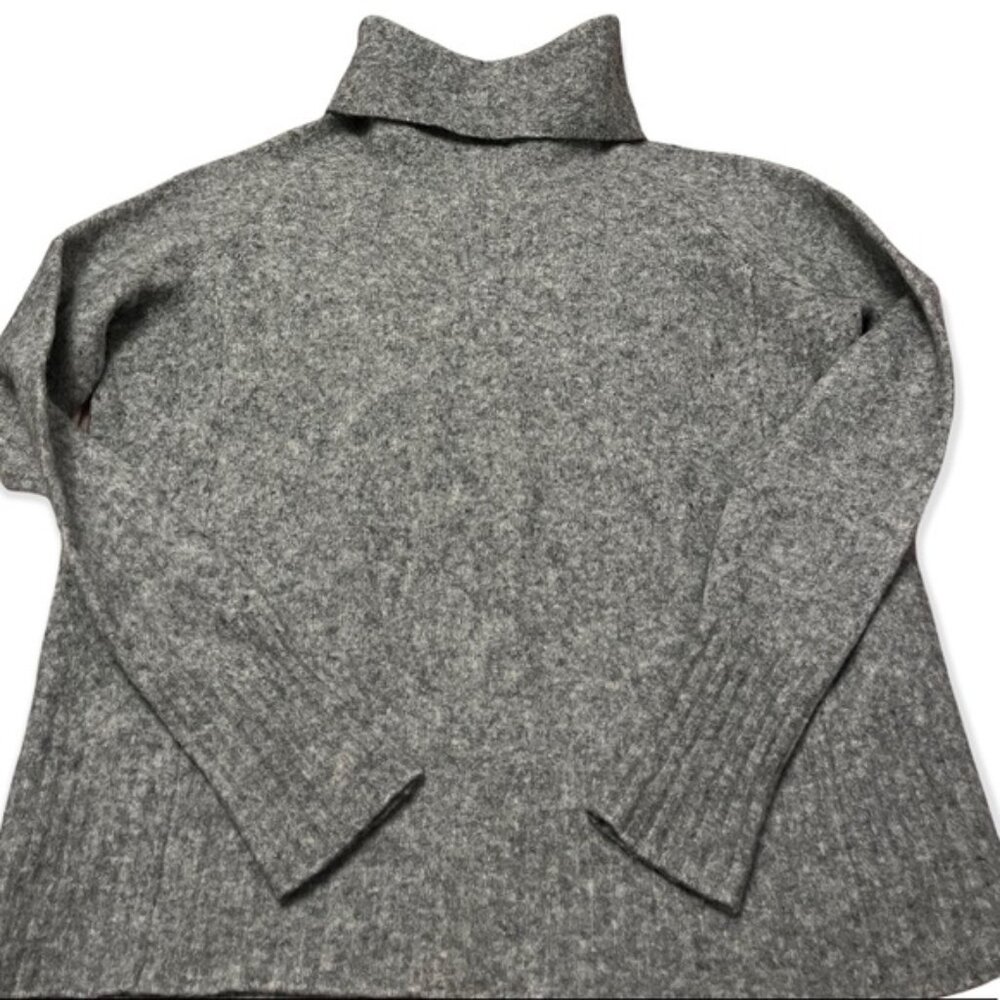 Aritzia Community wool sweater